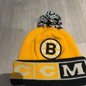Bruins winter hat